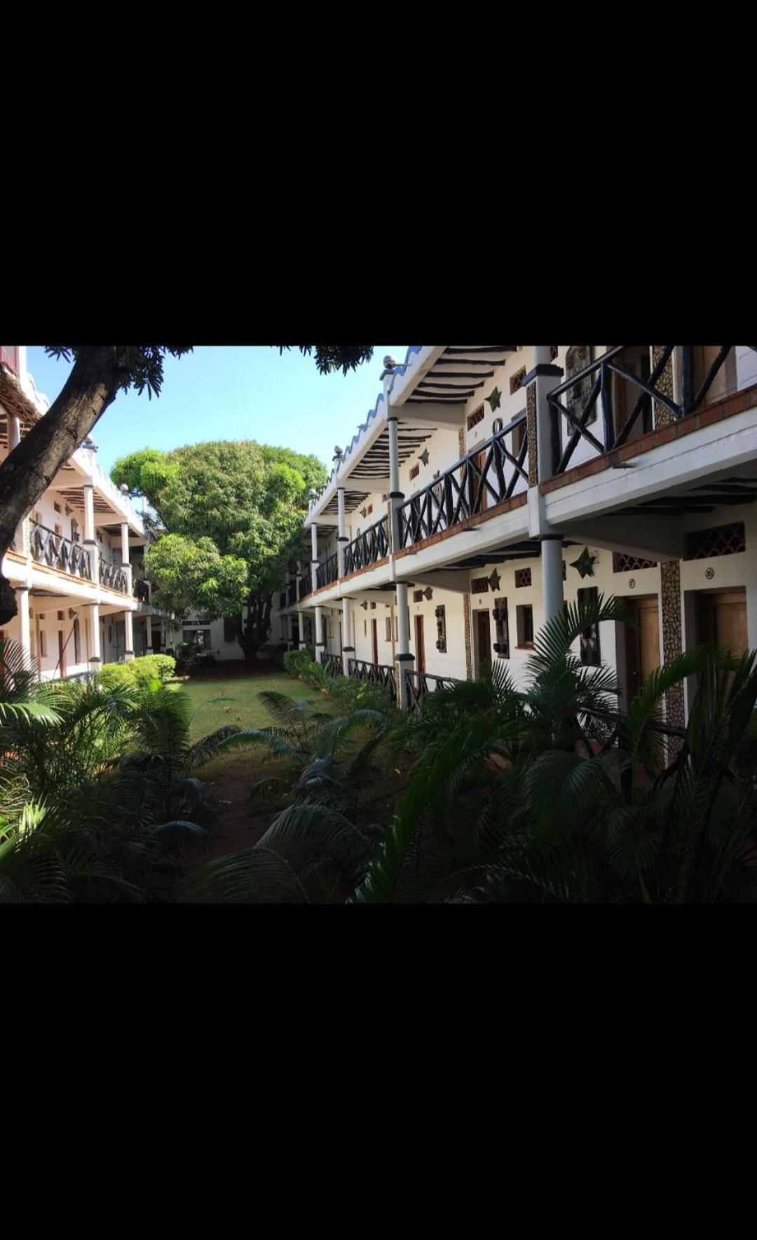 Mangro Hotel 디아니 해변 외부 사진